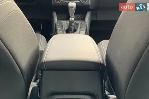 Передний и задний подлокотники